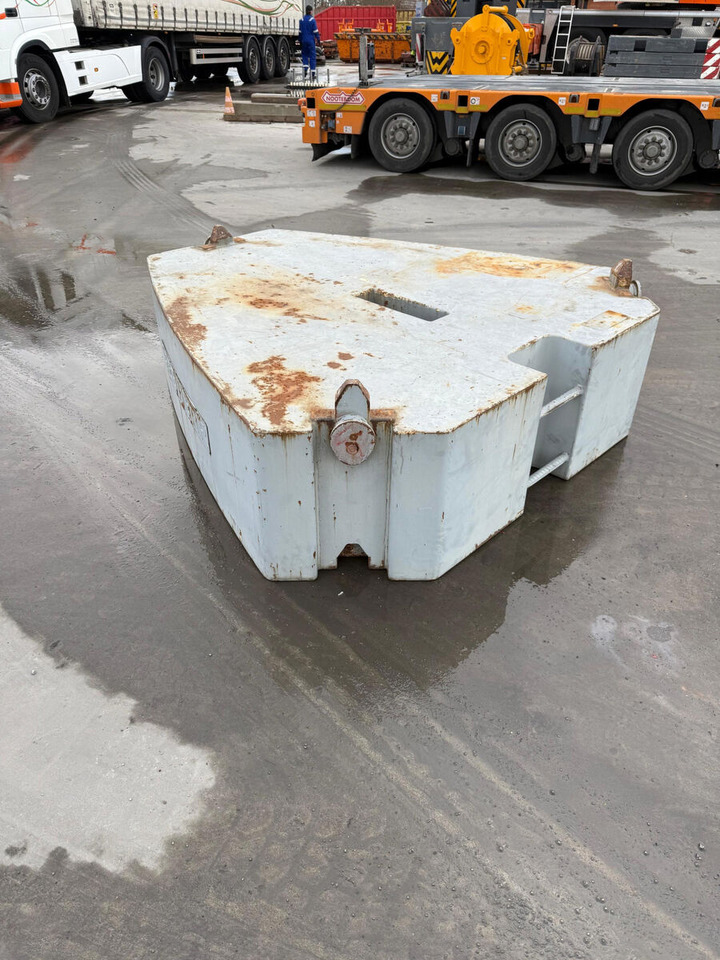 Liebherr LTM /LR counterweight 10T - Contrepoids pour Grue mobile: photos 2 Liebherr LTM /LR counterweight 10T - Contrepoids pour Grue mobile: photos 2
