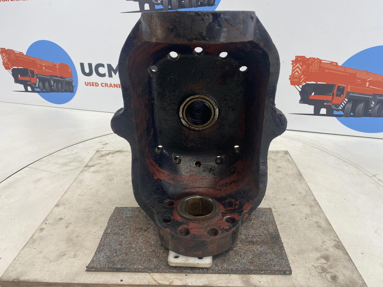 PPM 280 ATT Steering knuckle 16 holes axle 2 - Fusée d'essieu pour Grue: photos 5 PPM 280 ATT Steering knuckle 16 holes axle 2 - Fusée d'essieu pour Grue: photos 5