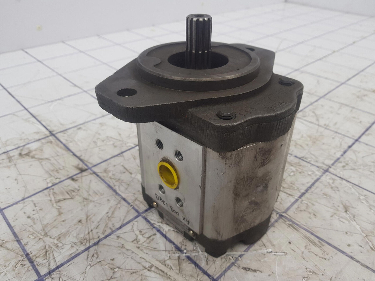 Parker Hydraulics gear pump - Pompe hydraulique pour Grue: photos 3 Parker Hydraulics gear pump - Pompe hydraulique pour Grue: photos 3