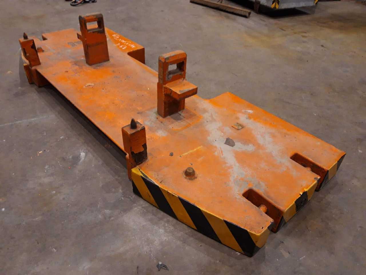 Terex AC 155 counterweight 1,9 ton - Contrepoids pour Grue mobile: photos 1 Terex AC 155 counterweight 1,9 ton - Contrepoids pour Grue mobile: photos 1