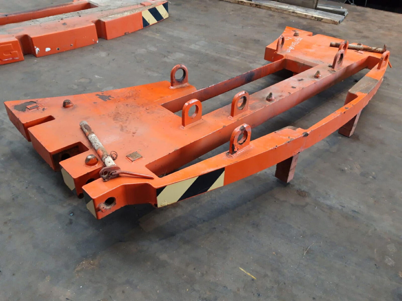 Terex AC 205 counterweight 1,7 ton - Contrepoids pour Grue mobile: photos 2 Terex AC 205 counterweight 1,7 ton - Contrepoids pour Grue mobile: photos 2