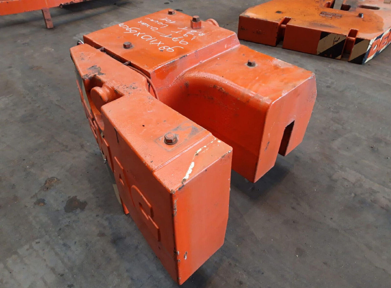 Terex AC 205 counterweight 2.6 ton (0.7/1.9t) - Contrepoids pour Grue mobile: photos 4 Terex AC 205 counterweight 2.6 ton (0.7/1.9t) - Contrepoids pour Grue mobile: photos 4