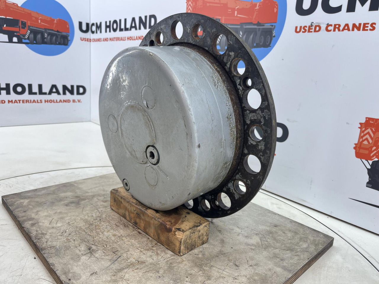 Terex Demag AC 100/4 planetary gear 22-25-74-40-3pl-H127-46 - Moteur de translation pour Grue mobile: photos 2 Terex Demag AC 100/4 planetary gear 22-25-74-40-3pl-H127-46 - Moteur de translation pour Grue mobile: photos 2