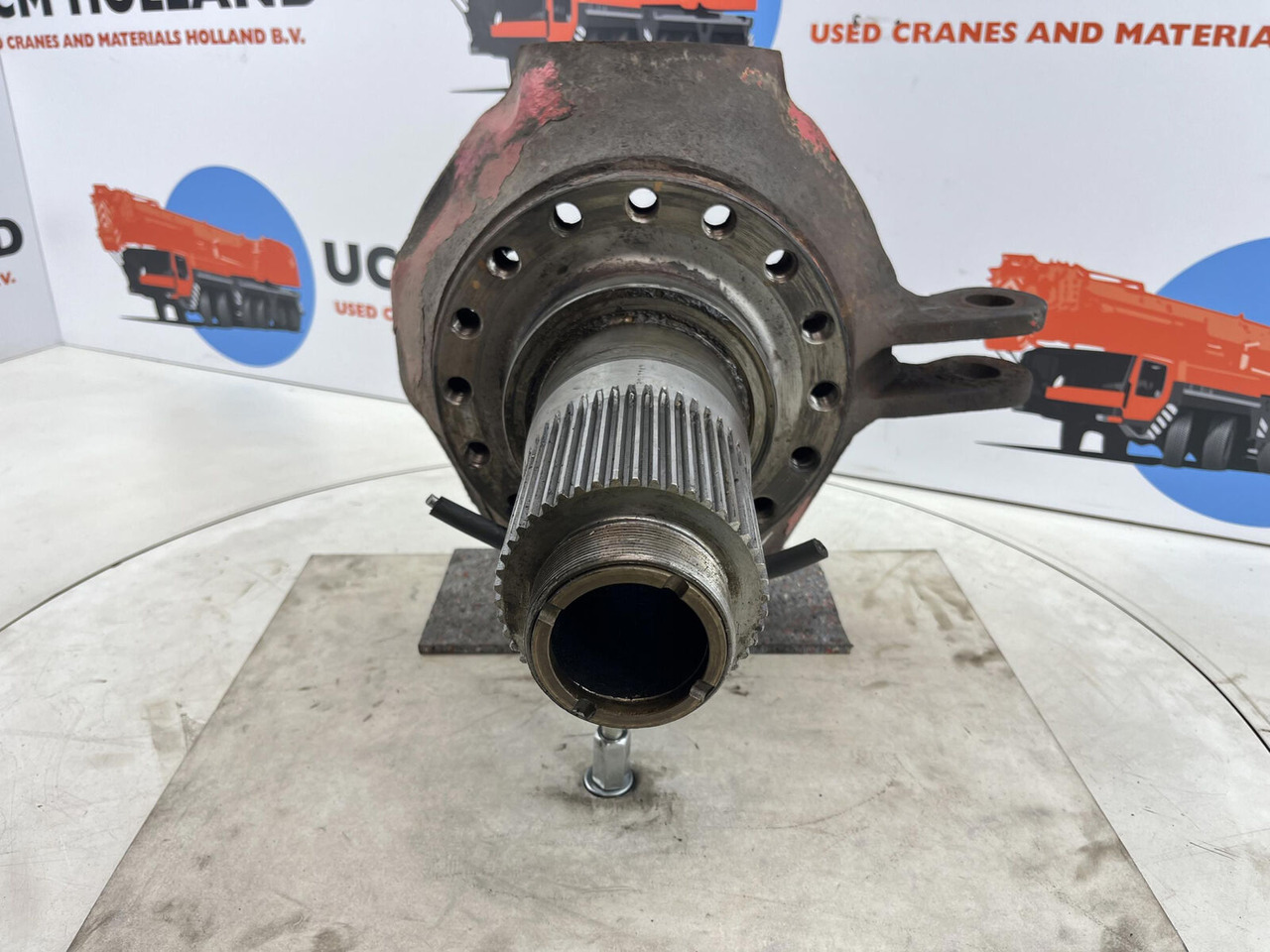 Terex Demag AC 35 Steering knuckle 16 holes axle 2 left - Fusée d'essieu pour Grue mobile: photos 2 Terex Demag AC 35 Steering knuckle 16 holes axle 2 left - Fusée d'essieu pour Grue mobile: photos 2