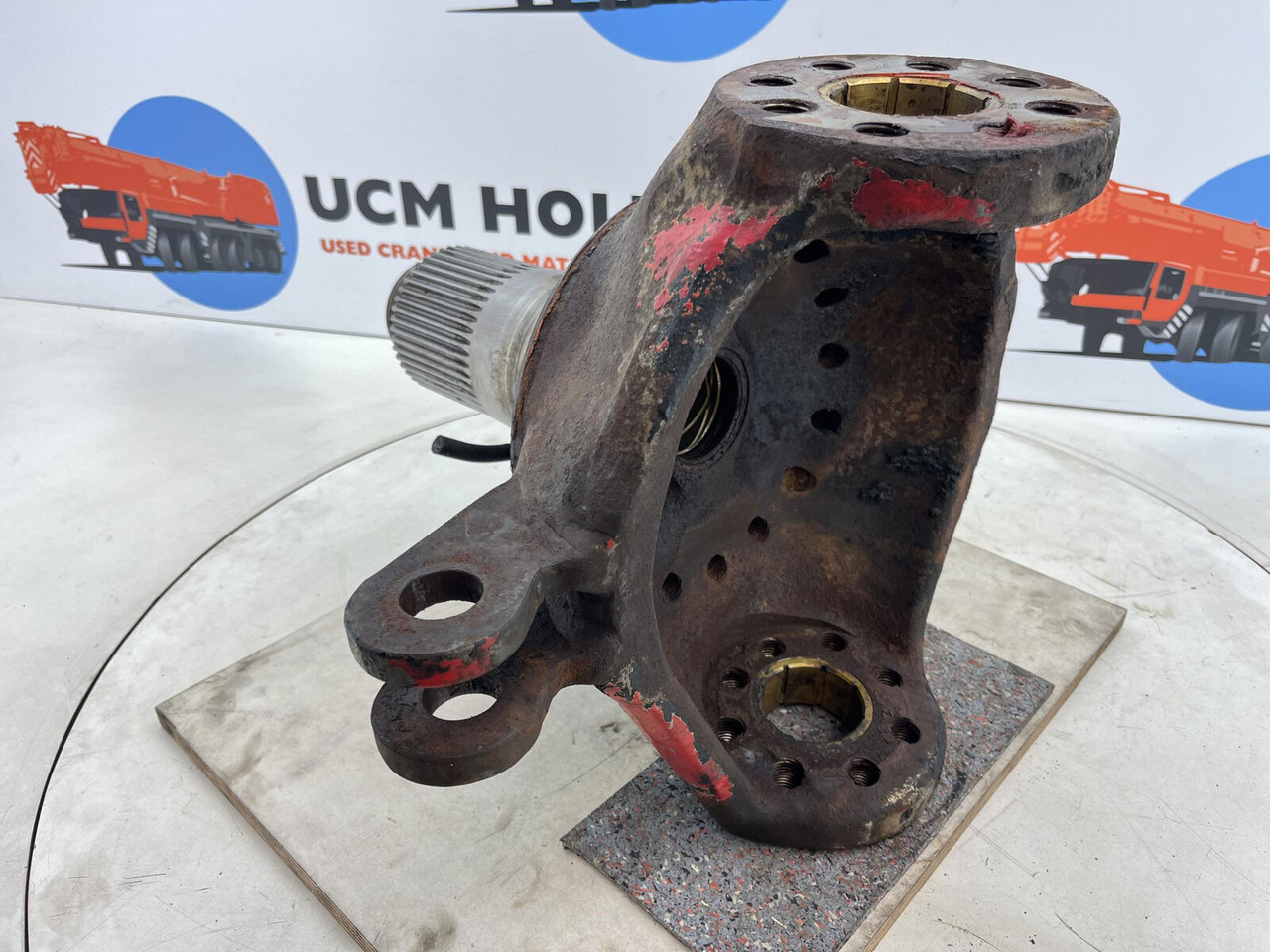Terex Demag AC 35 Steering knuckle 16 holes axle 2 left - Fusée d'essieu pour Grue mobile: photos 4 Terex Demag AC 35 Steering knuckle 16 holes axle 2 left - Fusée d'essieu pour Grue mobile: photos 4