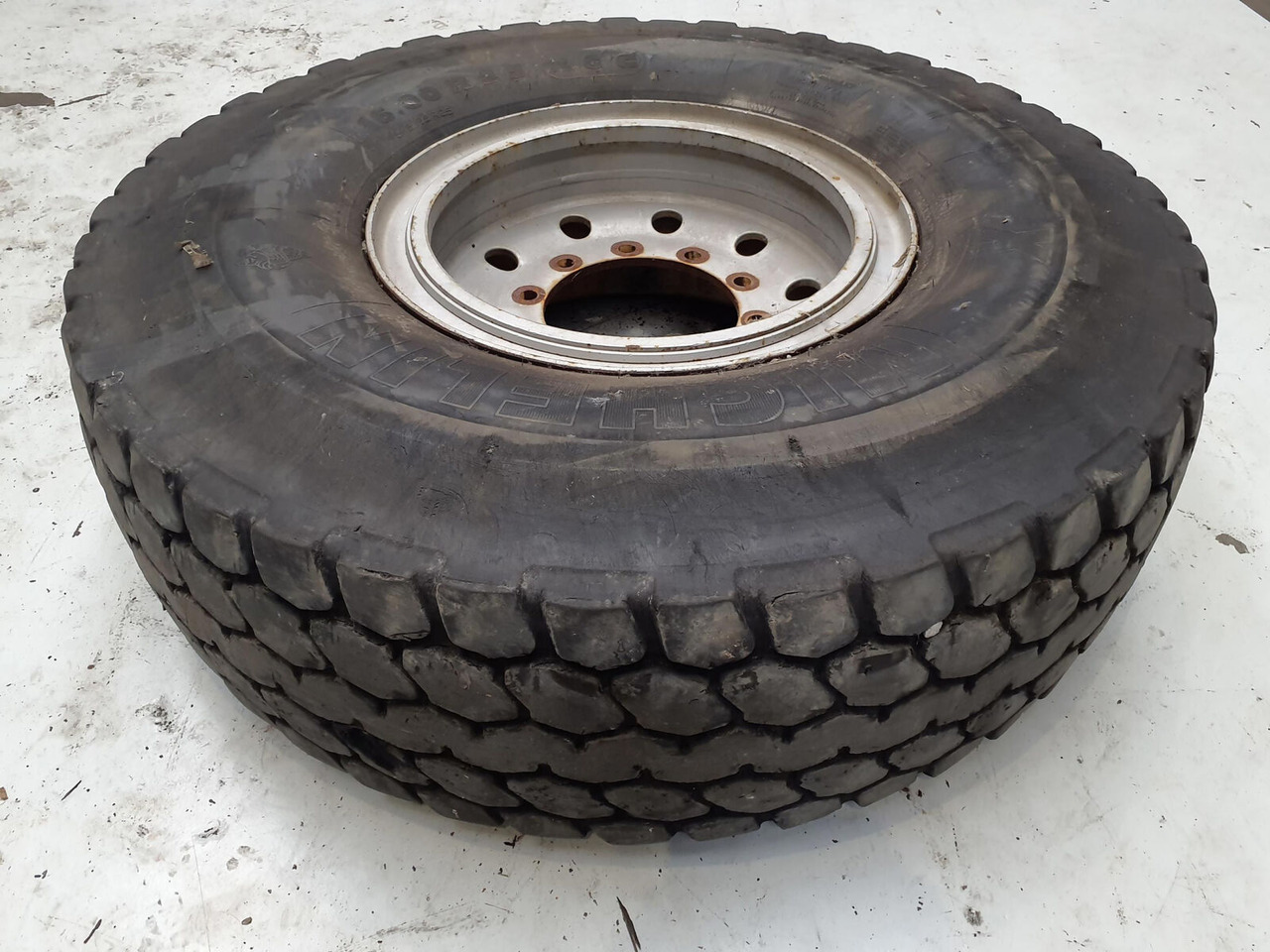 Terex Wheel 445/95R25 10 14.5 3p - Roue complète pour Grue: photos 1 Terex Wheel 445/95R25 10 14.5 3p - Roue complète pour Grue: photos 1