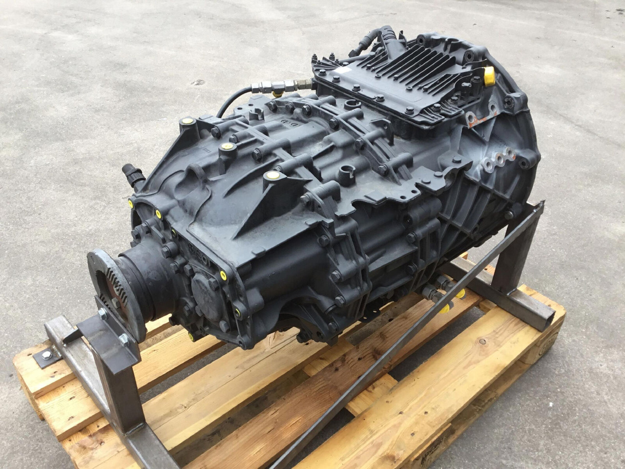 ZF MK 88 ZF Astronic gearbox 12 AS 2530 S0 - Boîte de vitesse pour Grue mobile: photos 3 ZF MK 88 ZF Astronic gearbox 12 AS 2530 S0 - Boîte de vitesse pour Grue mobile: photos 3