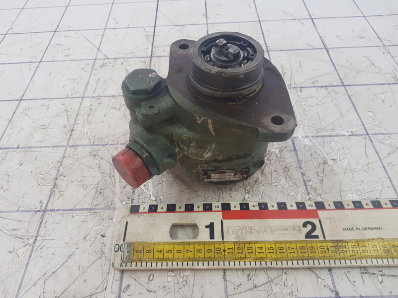 ZF ZF steering pump - Pompe de support pour Grue: photos 1 ZF ZF steering pump - Pompe de support pour Grue: photos 1