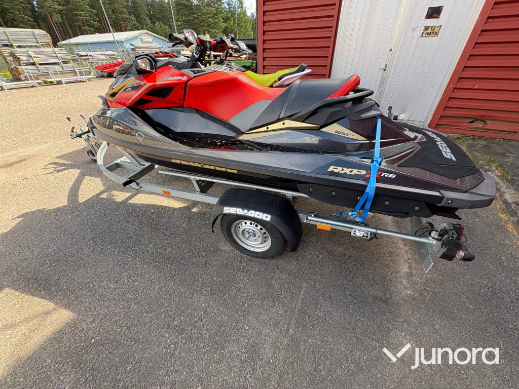 BRP SEADOO ROTAX XPS 300 - Outil/ Équipement: photos 3 BRP SEADOO ROTAX XPS 300 - Outil/ Équipement: photos 3