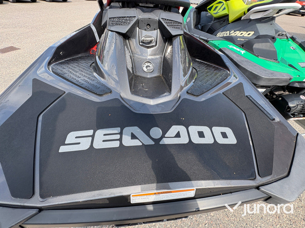 BRP SEADOO ROTAX XPS 300 - Outil/ Équipement: photos 5 BRP SEADOO ROTAX XPS 300 - Outil/ Équipement: photos 5