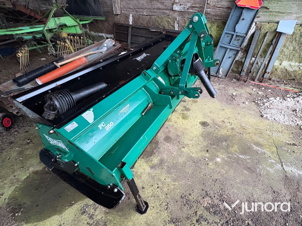 Betesputs - Sovema FC 250 - Broyeur à axe horizontal: photos 4 Betesputs - Sovema FC 250 - Broyeur à axe horizontal: photos 4