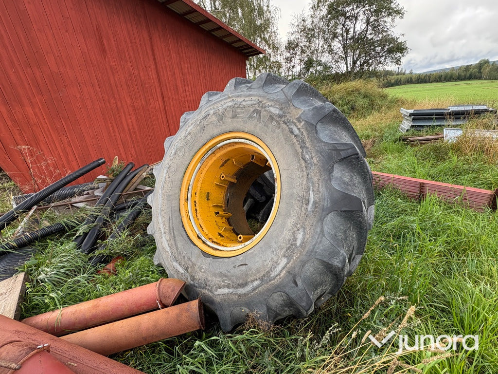 Dubbelmontage - Good Year - Roue complète pour Machine agricole: photos 1 Dubbelmontage - Good Year - Roue complète pour Machine agricole: photos 1