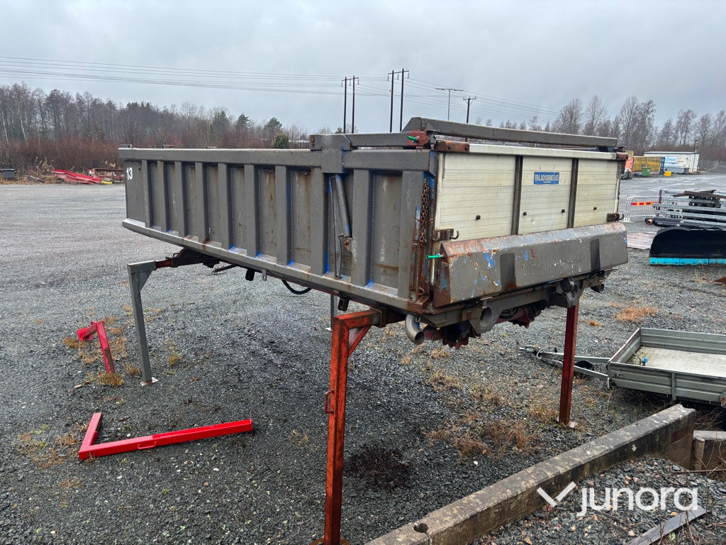 Carrosserie plateau Flak - Blidsberg, med högtippande lucka: photos 7 Carrosserie plateau Flak - Blidsberg, med högtippande lucka: photos 7