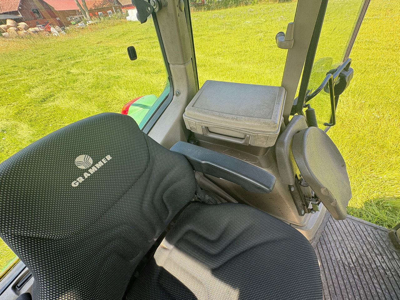 Tracteur agricole John Deere 6330: photos 17