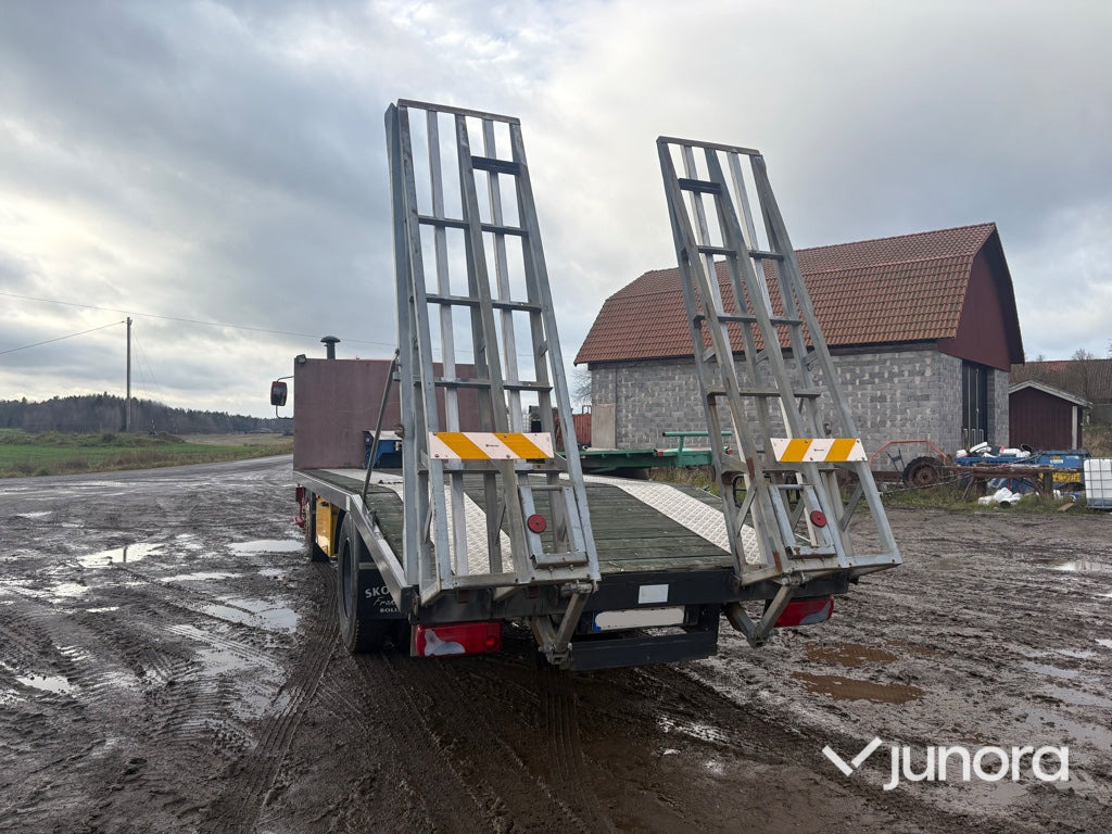 Lastbil / Biltransport - Volvo F 613 4X2-1-V - Camion porte-voitures: photos 5 Lastbil / Biltransport - Volvo F 613 4X2-1-V - Camion porte-voitures: photos 5