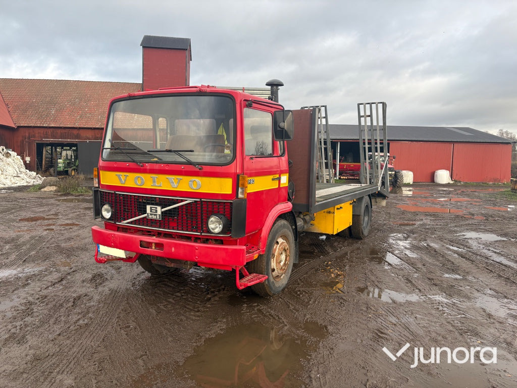 Lastbil / Biltransport - Volvo F 613 4X2-1-V - Camion porte-voitures: photos 1 Lastbil / Biltransport - Volvo F 613 4X2-1-V - Camion porte-voitures: photos 1