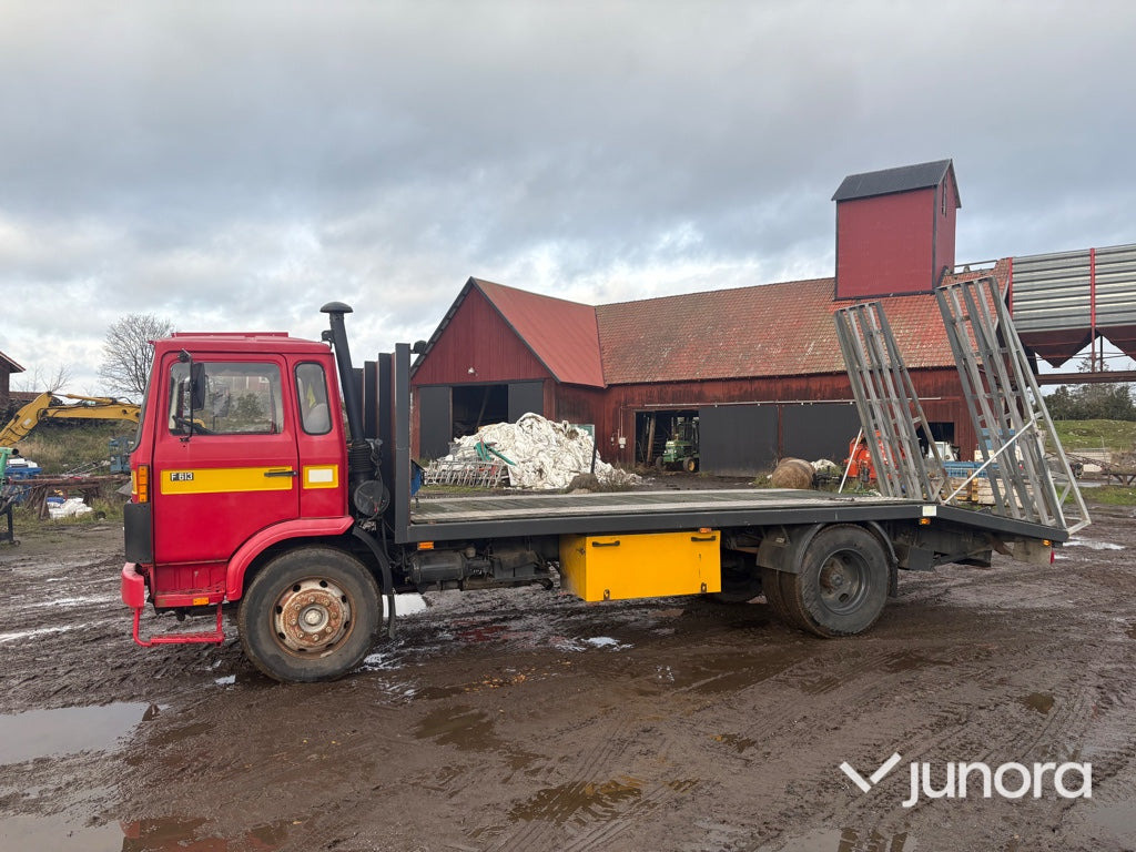 Lastbil / Biltransport - Volvo F 613 4X2-1-V - Camion porte-voitures: photos 3 Lastbil / Biltransport - Volvo F 613 4X2-1-V - Camion porte-voitures: photos 3
