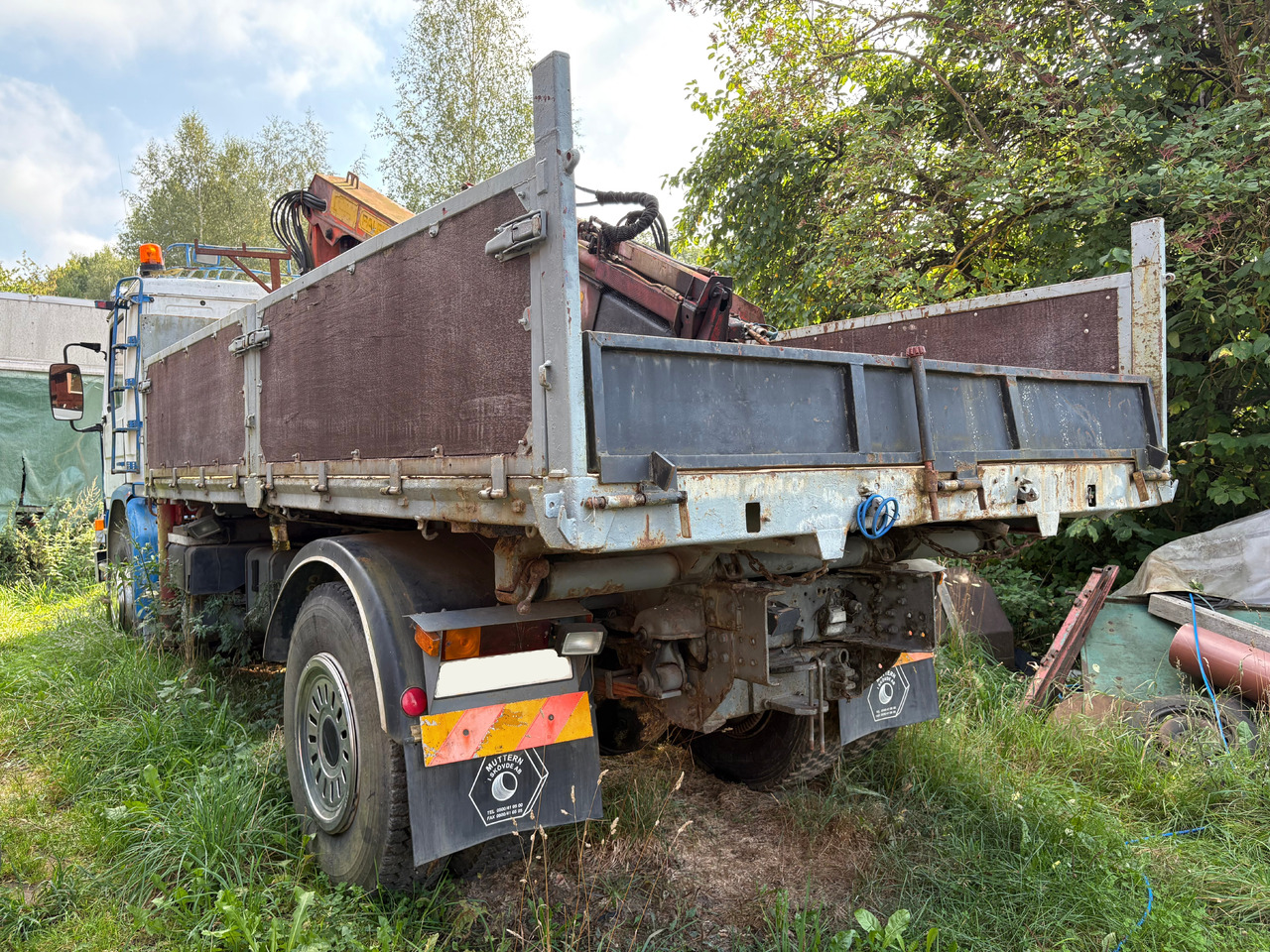 Lastbil Scania P92H 4X2 med lyftkran - Camion plateau, Camion grue: photos 3 Lastbil Scania P92H 4X2 med lyftkran - Camion plateau, Camion grue: photos 3