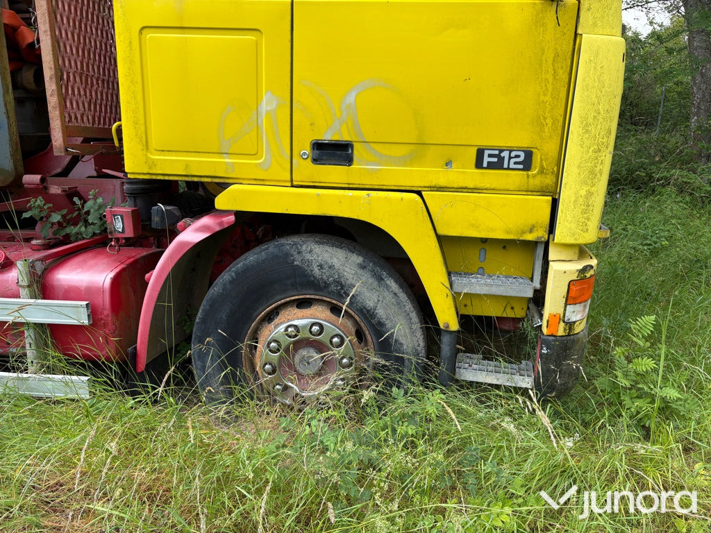 Lastbil Volvo F12 6X2 - Camion ampliroll: photos 3 Lastbil Volvo F12 6X2 - Camion ampliroll: photos 3