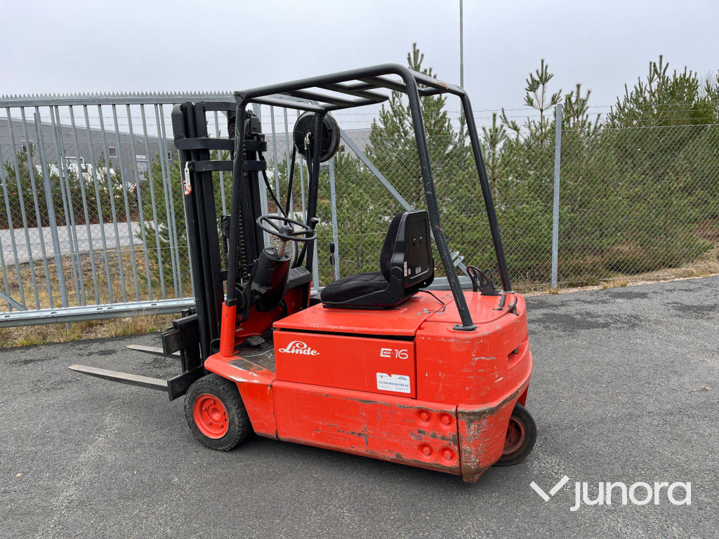 Linde E16 - Chariot élévateur électrique: photos 3 Linde E16 - Chariot élévateur électrique: photos 3