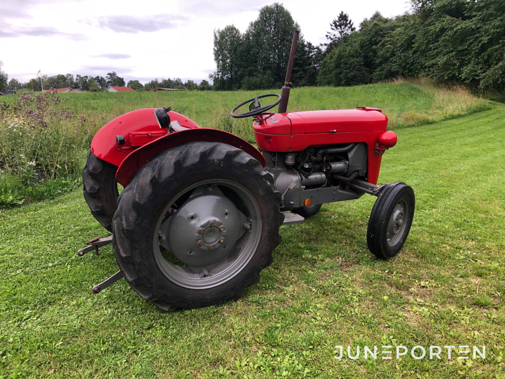 Massey Ferguson 25 - Tracteur agricole: photos 4 Massey Ferguson 25 - Tracteur agricole: photos 4