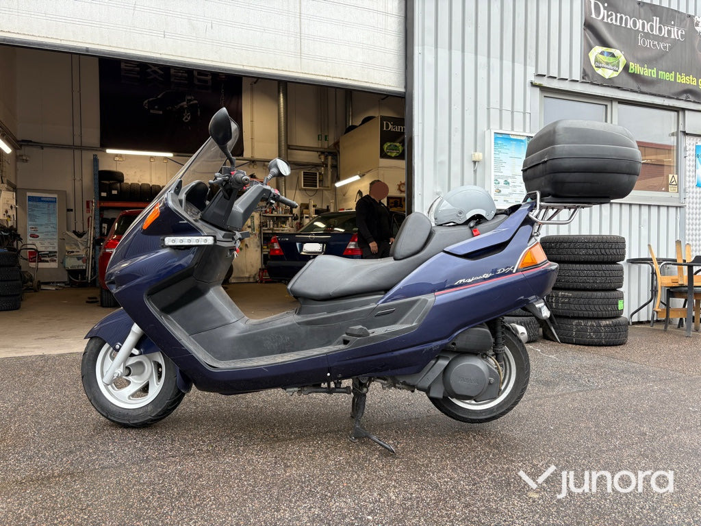 Motorcykel Yamaha YP250D SG 02 - Motocyclette: photos 4 Motorcykel Yamaha YP250D SG 02 - Motocyclette: photos 4