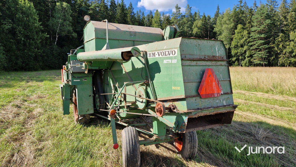 Skördetröska - Volvo BM, Aktiv 800 + Aktiv 800 som reservdel - Moissonneuse-batteuse: photos 2 Skördetröska - Volvo BM, Aktiv 800 + Aktiv 800 som reservdel - Moissonneuse-batteuse: photos 2