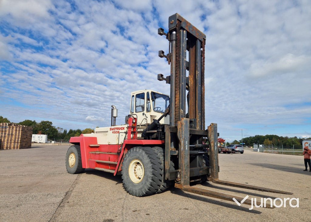Svetruck 45120 Container Truck - Chariot porte-conteneur: photos 5 Svetruck 45120 Container Truck - Chariot porte-conteneur: photos 5