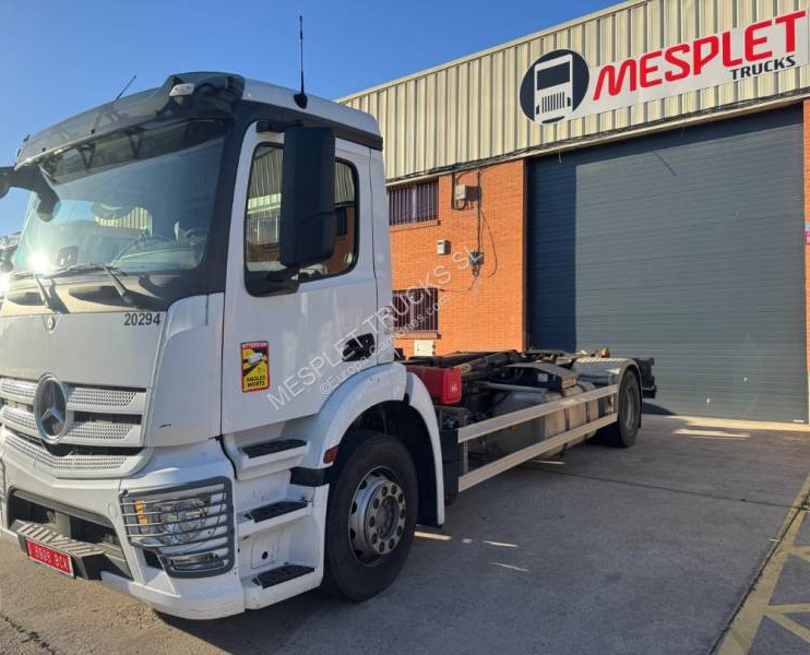 Mercedes Antos 1843 - Camion ampliroll: photos 1 Mercedes Antos 1843 - Camion ampliroll: photos 1