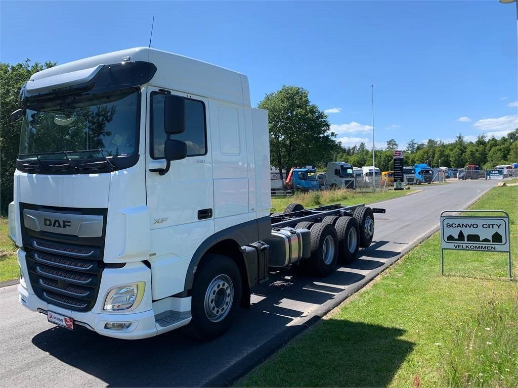 DAF XF 430 FAW 8x4*4 Tridem - Châssis cabine: photos 1 DAF XF 430 FAW 8x4*4 Tridem - Châssis cabine: photos 1