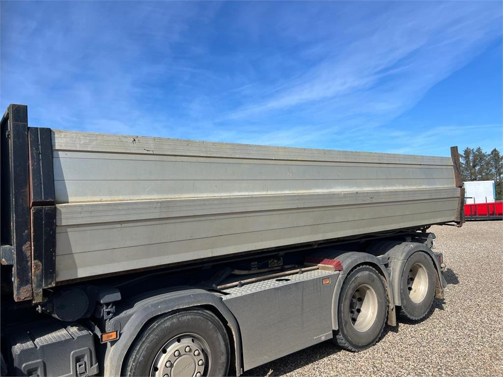 HMF 6650 mm - 2 delt - aut bagsmæk - Carrosserie fourgon: photos 3 HMF 6650 mm - 2 delt - aut bagsmæk - Carrosserie fourgon: photos 3