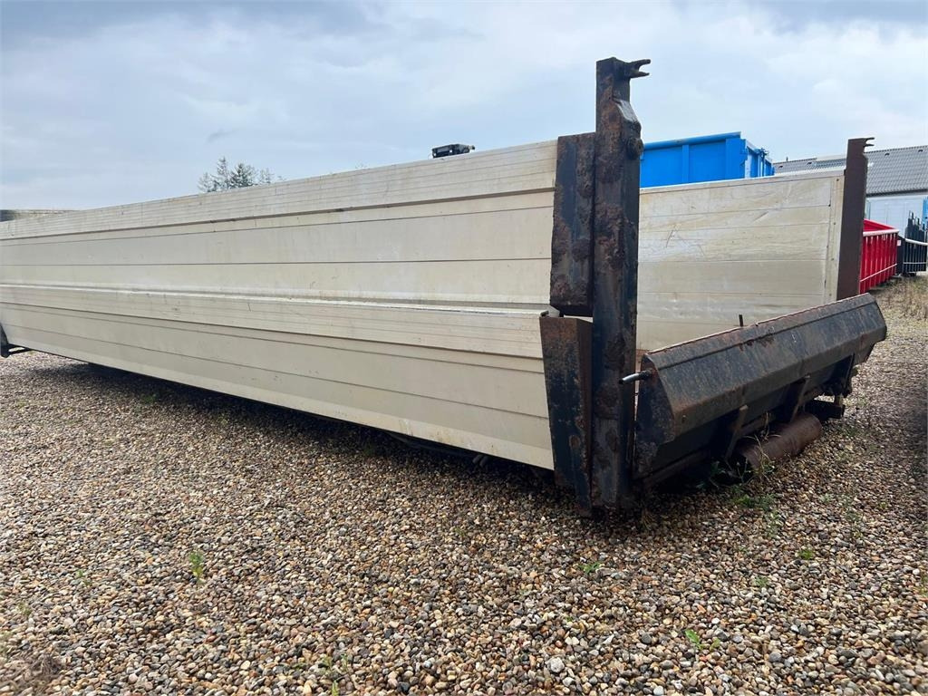 HMF 6650 mm - 2 delt - aut bagsmæk - Carrosserie fourgon: photos 2 HMF 6650 mm - 2 delt - aut bagsmæk - Carrosserie fourgon: photos 2