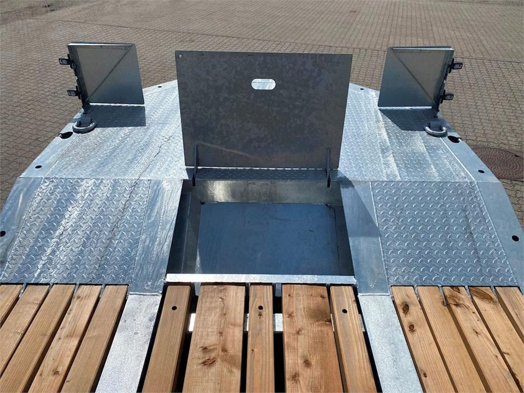 Hangler DTS 300 3 akslet med ramper - Remorque porte-engin surbaissée: photos 3 Hangler DTS 300 3 akslet med ramper - Remorque porte-engin surbaissée: photos 3