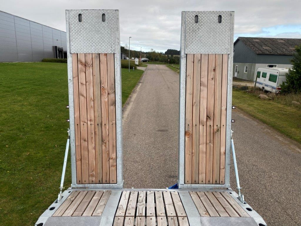 Hangler DTS-H 300 P 3 akslet med ramper - Remorque porte-engin surbaissée: photos 5 Hangler DTS-H 300 P 3 akslet med ramper - Remorque porte-engin surbaissée: photos 5