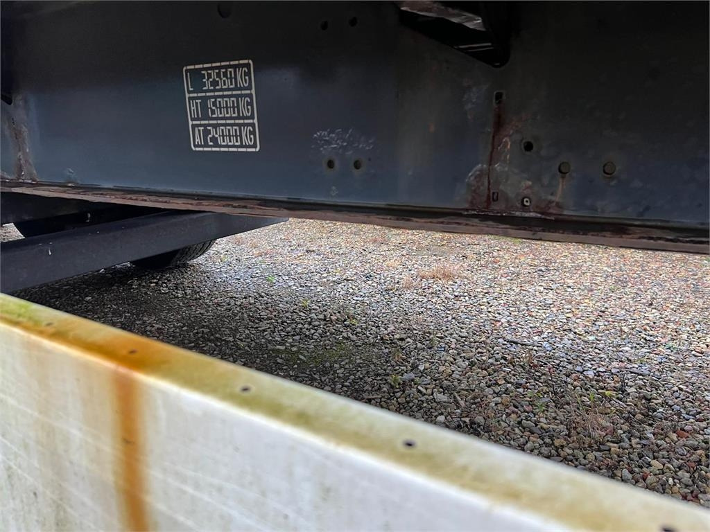 Krone 13,6 mtr - Semi-remorque plateau: photos 5 Krone 13,6 mtr - Semi-remorque plateau: photos 5