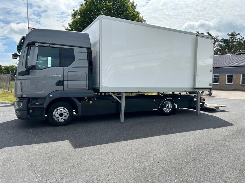 MAN TGL 8-220 4x2 BL incl. 2 stk veksellad - Camion porte-conteneur/ Caisse mobile: photos 4 MAN TGL 8-220 4x2 BL incl. 2 stk veksellad - Camion porte-conteneur/ Caisse mobile: photos 4