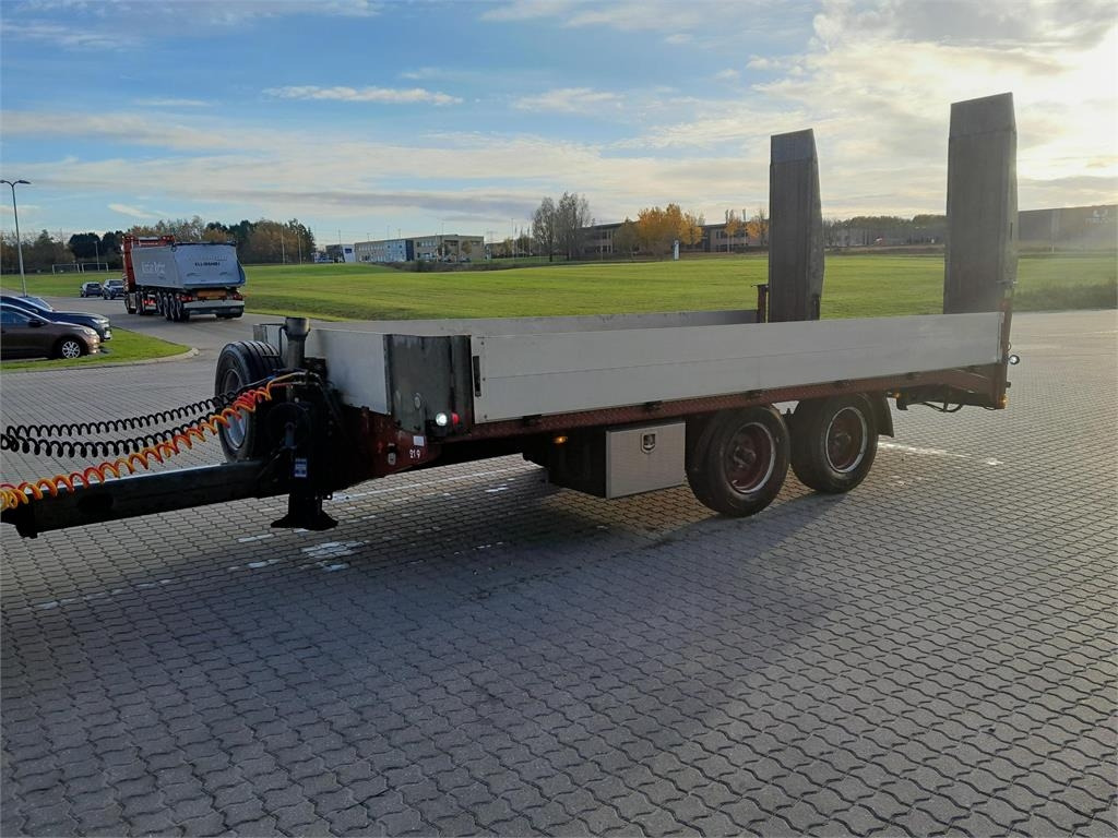 MTDK KC200 11,8 ton 5,2 mtr lad + ramper - Remorque porte-engin surbaissée: photos 1 MTDK KC200 11,8 ton 5,2 mtr lad + ramper - Remorque porte-engin surbaissée: photos 1