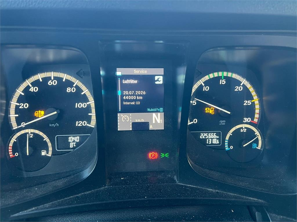 Camion fourgon Mercedes-Benz Antos 1827 LnR: photos 15