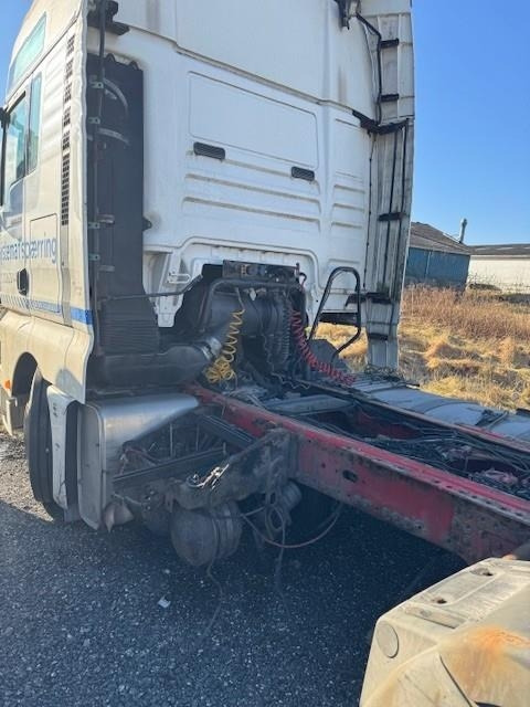 MAN TGX 18-440 4x2 LLS-U mega - Tracteur routier: photos 3 MAN TGX 18-440 4x2 LLS-U mega - Tracteur routier: photos 3