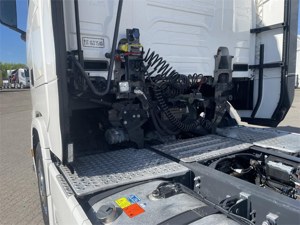 Scania S660 A 6x2 NB 2950 - Tracteur routier: photos 5 Scania S660 A 6x2 NB 2950 - Tracteur routier: photos 5