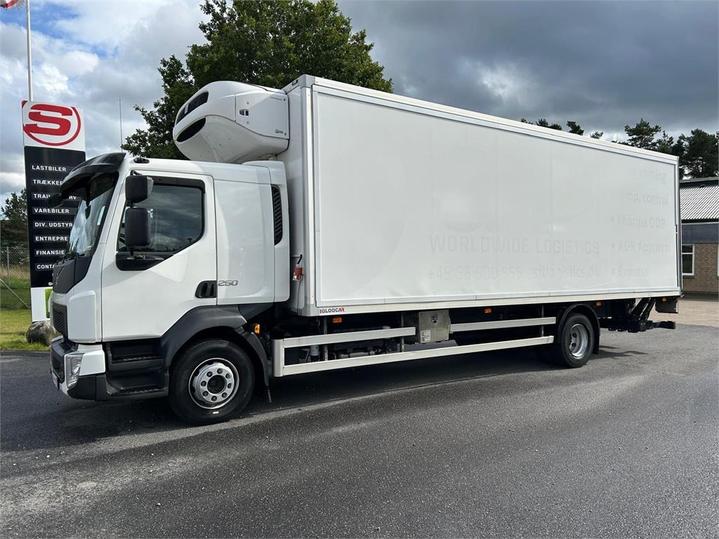 Volvo FL 250 16 ton - Camion frigorifique: photos 1 Volvo FL 250 16 ton - Camion frigorifique: photos 1