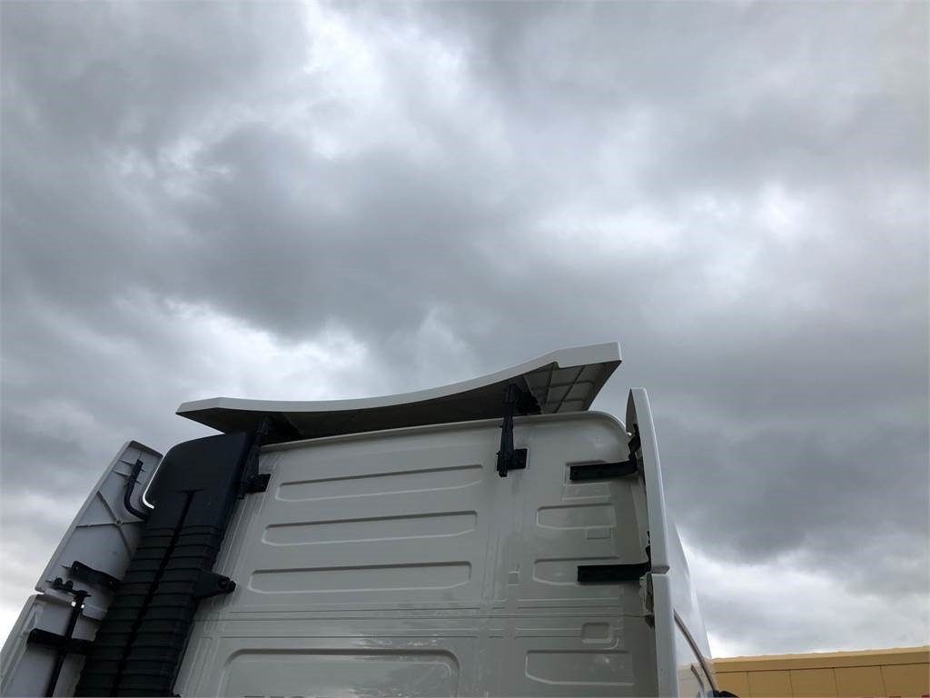 Volvo Tagspoiler Volvo FH Globetrotter 2018 - Aérodynamique/ Spoilers pour Camion: photos 5 Volvo Tagspoiler Volvo FH Globetrotter 2018 - Aérodynamique/ Spoilers pour Camion: photos 5