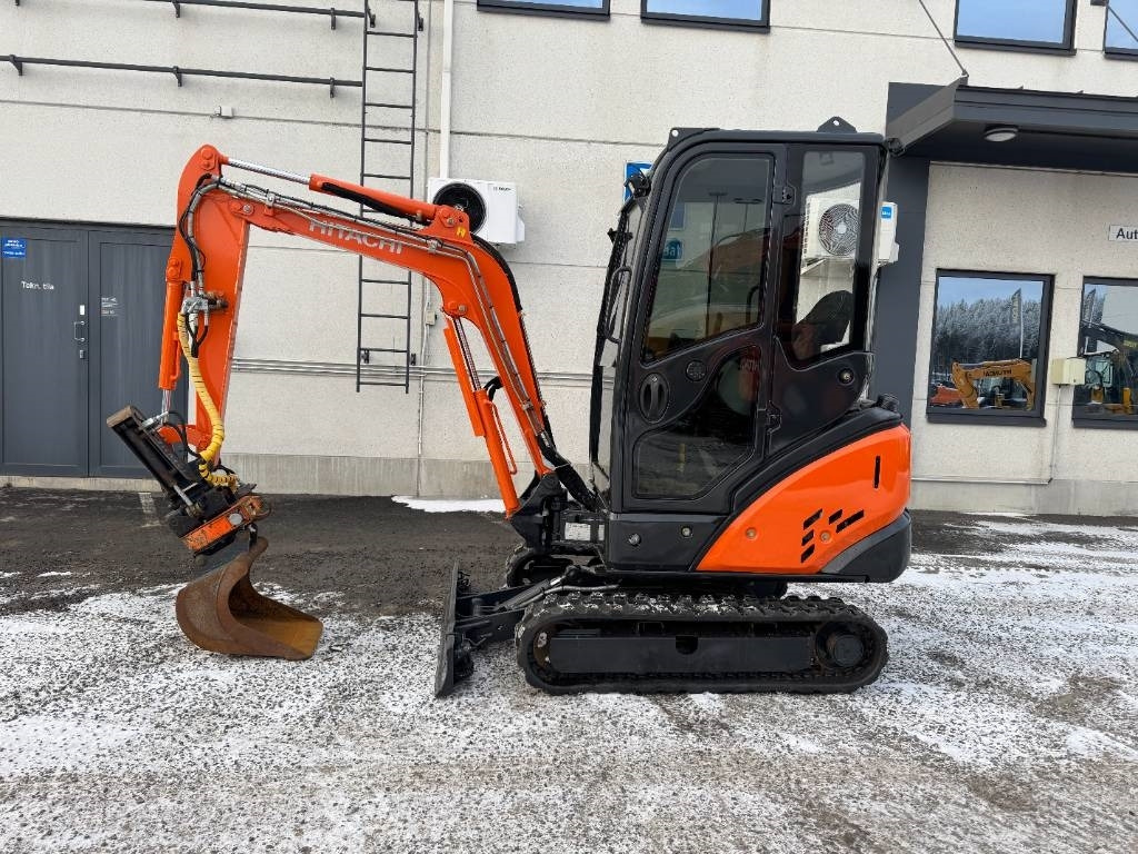 Mini pelle Hitachi ZX 18-3 CLR Kallistaja ja pyöritys