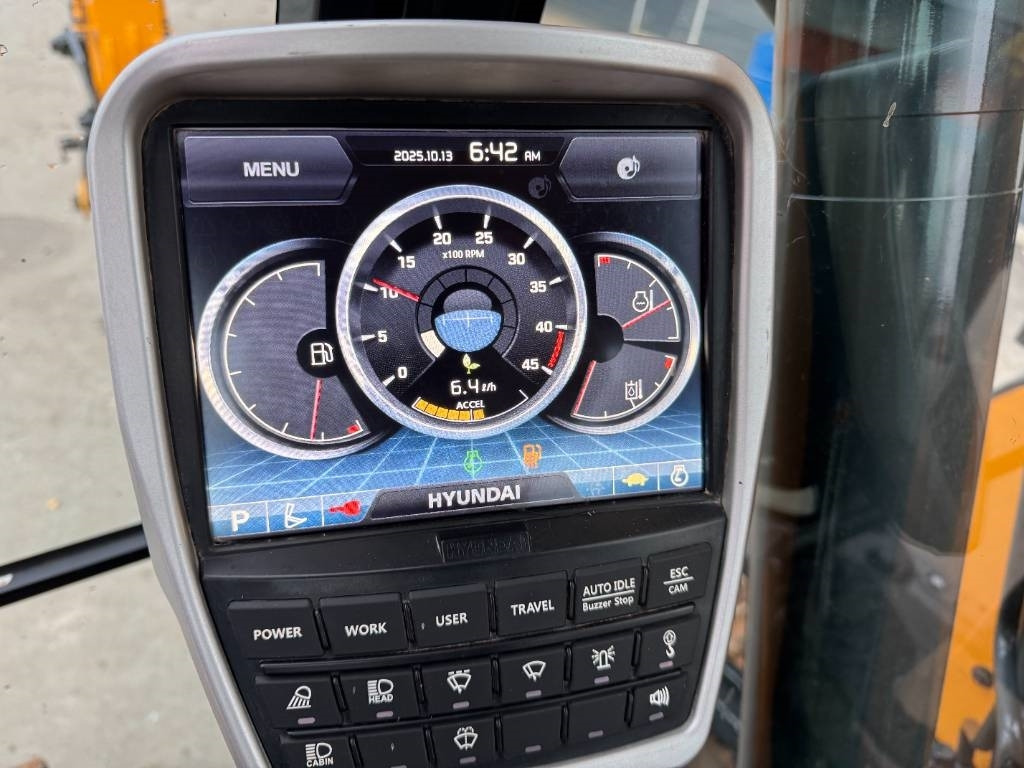 Pelle sur chenille Hyundai HX130LCR: photos 16 Pelle sur chenille Hyundai HX130LCR: photos 16