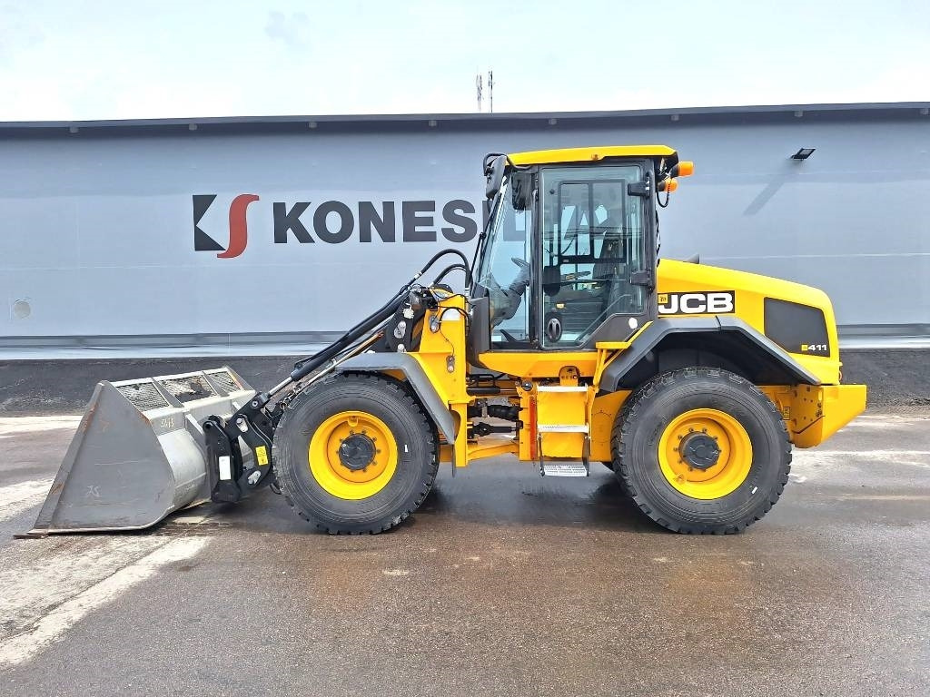 JCB MYYTY! SOLD! 411HT T4F HYVÄT RENKAAT YM. - Chargeuse sur pneus: photos 1 JCB MYYTY! SOLD! 411HT T4F HYVÄT RENKAAT YM. - Chargeuse sur pneus: photos 1