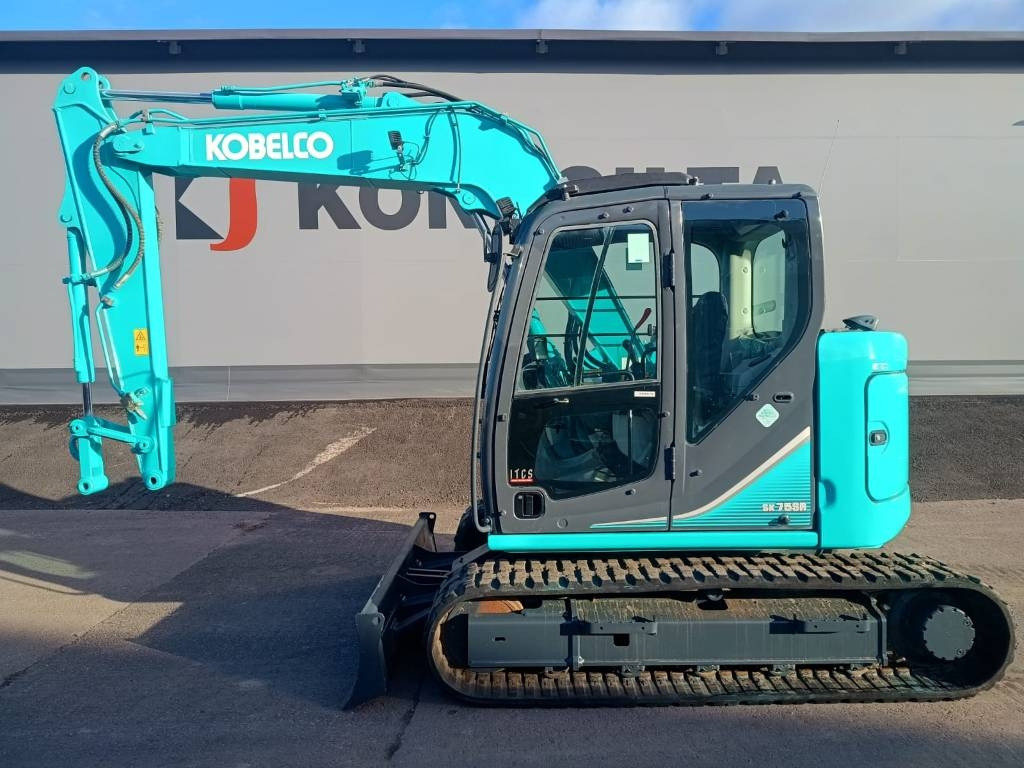 Kobelco SK75SR-3E -VÄHÄN AJETTU- - Mini pelle: photos 1 Kobelco SK75SR-3E -VÄHÄN AJETTU- - Mini pelle: photos 1