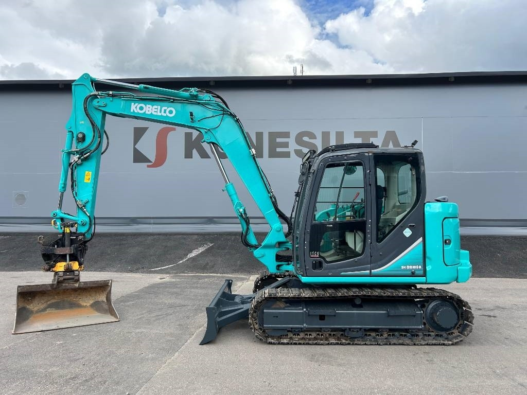 Kobelco SK85MSR-3 PYÖRITTÄJÄLLÄ - Mini pelle: photos 1 Kobelco SK85MSR-3 PYÖRITTÄJÄLLÄ - Mini pelle: photos 1
