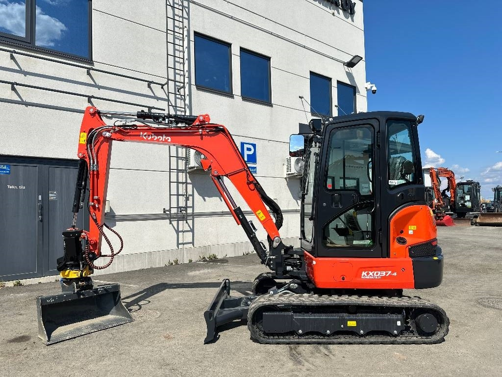 Kubota KX037-4 PYÖRITTÄJÄLLÄ  - Mini pelle: photos 1 Kubota KX037-4 PYÖRITTÄJÄLLÄ  - Mini pelle: photos 1
