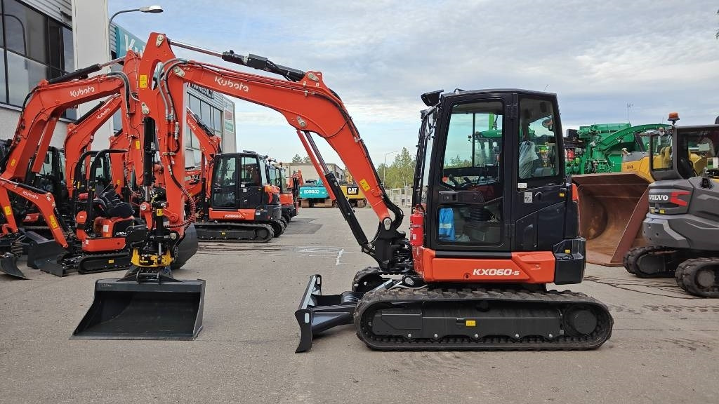Kubota KX060-5 VARASTOON VARUSTELTU - Mini pelle: photos 1 Kubota KX060-5 VARASTOON VARUSTELTU - Mini pelle: photos 1
