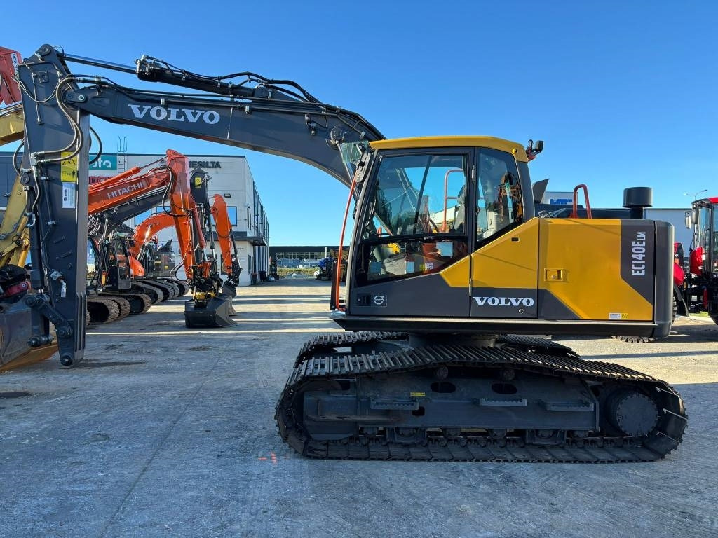 Pelle sur chenille Volvo EC140ELM